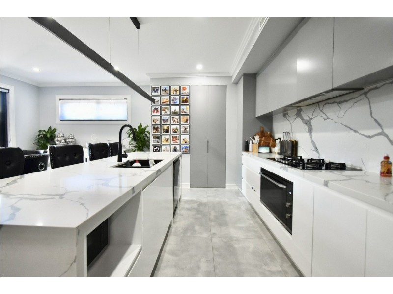 2 LEWIN CRESCENT, Bradbury NSW 2560