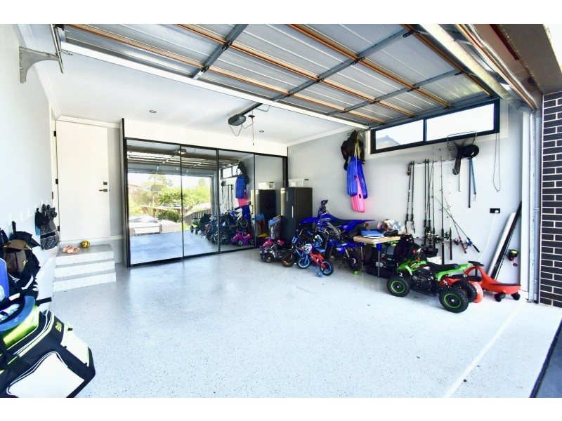 2 LEWIN CRESCENT, Bradbury NSW 2560