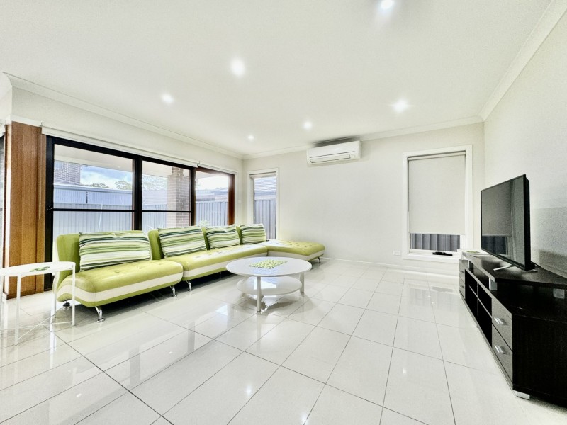 13 JAMESTOWN AVENUE, Denham Court NSW 2565