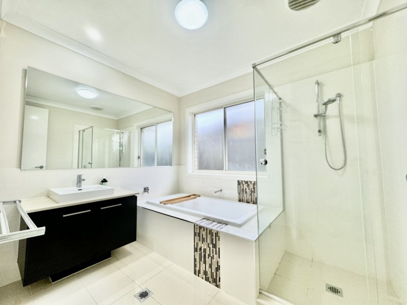 13 JAMESTOWN AVENUE, Denham Court NSW 2565