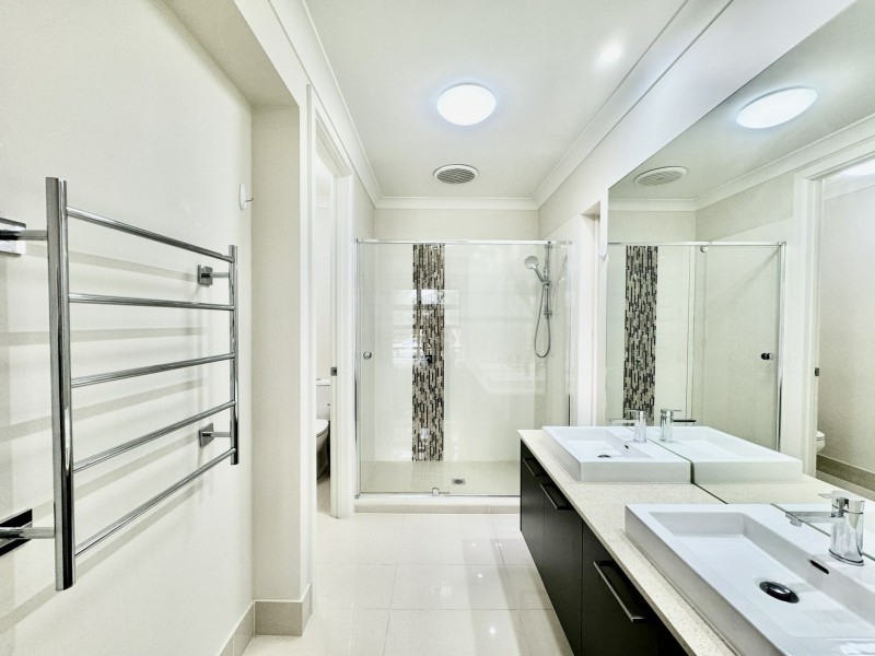 13 JAMESTOWN AVENUE, Denham Court NSW 2565