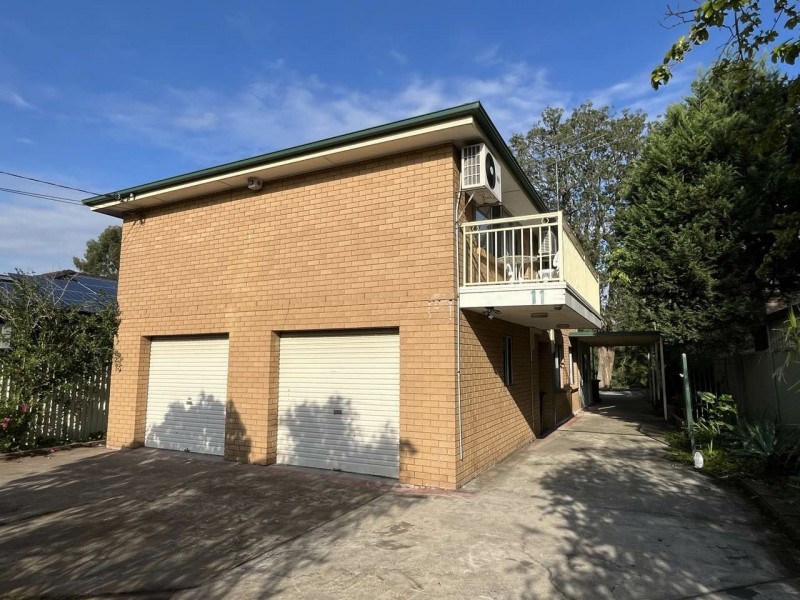 11 Waterside Crescent, Carramar NSW 2163