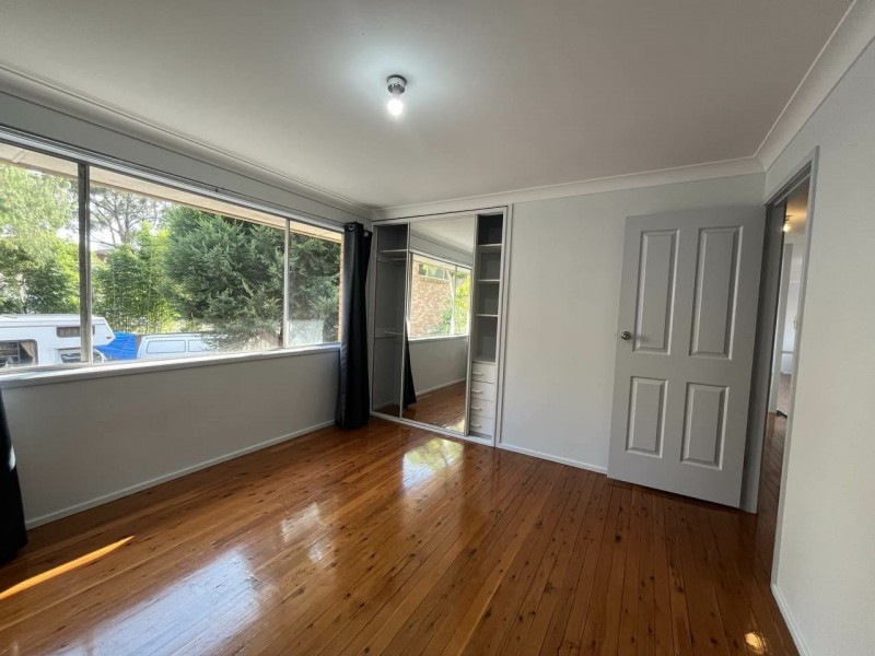11 Waterside Crescent, Carramar NSW 2163