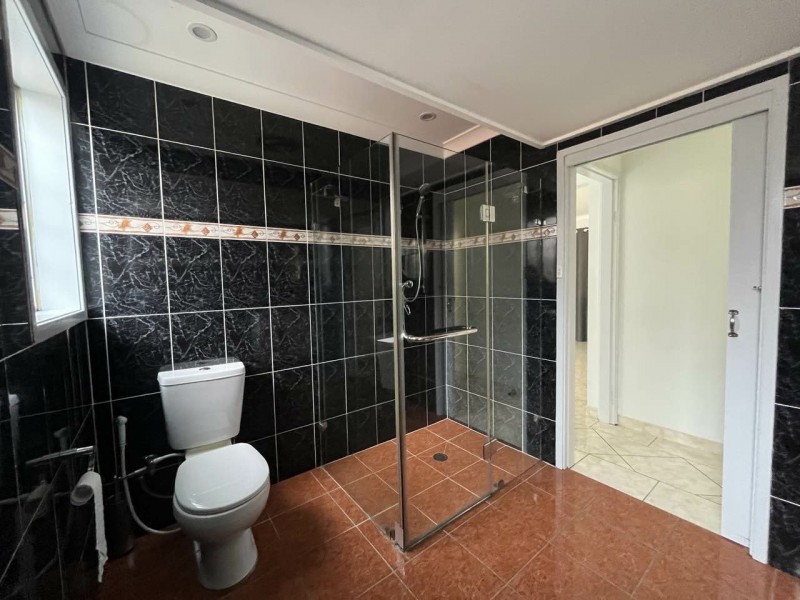 11 Waterside Crescent, Carramar NSW 2163