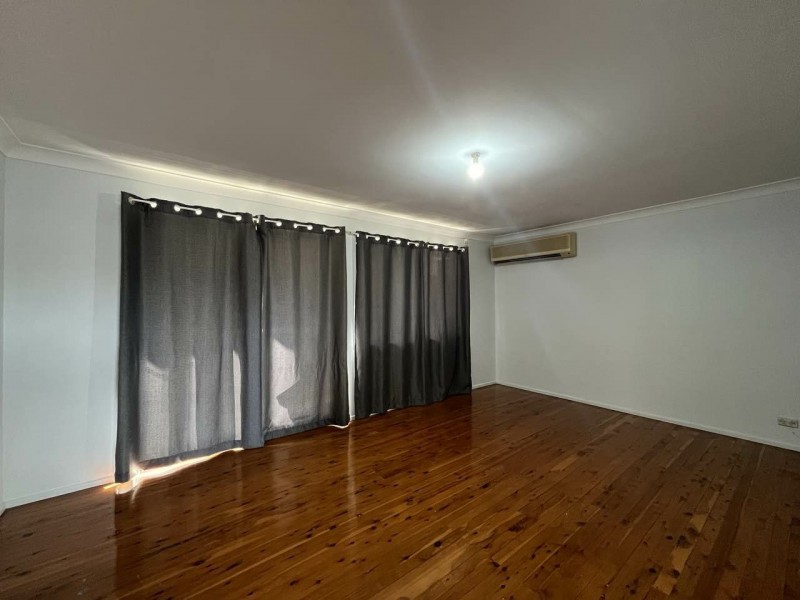 11 Waterside Crescent, Carramar NSW 2163
