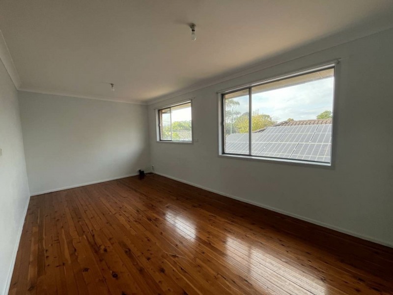 11 Waterside Crescent, Carramar NSW 2163