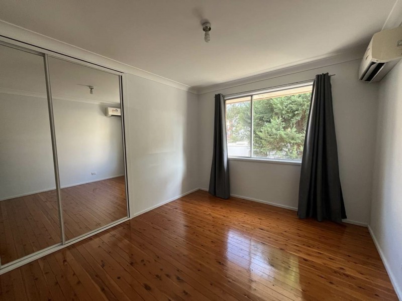 11 Waterside Crescent, Carramar NSW 2163