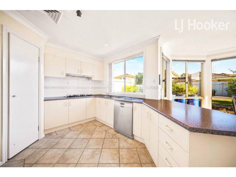 93 Sweethaven Rd, Edensor Park NSW 2176
