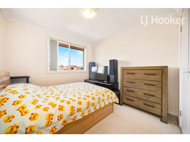 93 Sweethaven Rd, Edensor Park NSW 2176