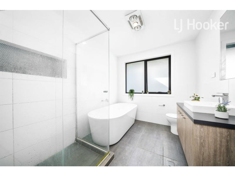 26 Newleaf Pde, Bonnyrigg NSW 2177