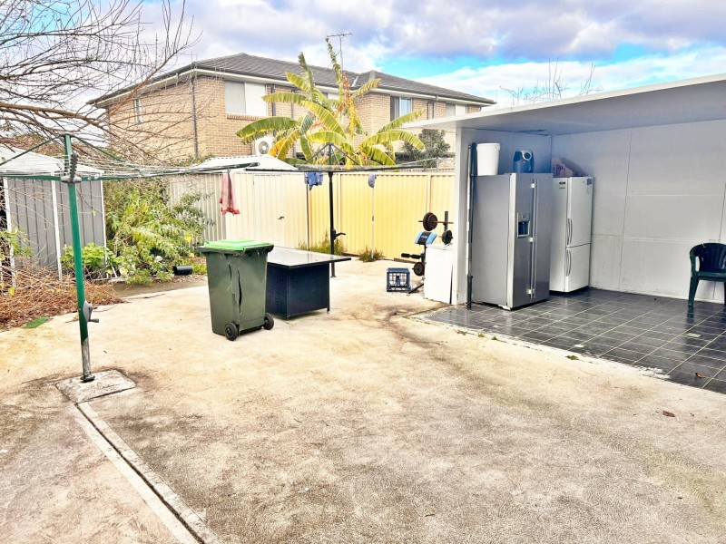 15B ROBERTSON ROAD, Chester Hill NSW 2162