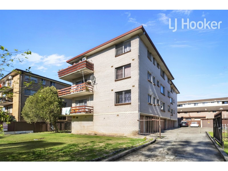 8/34 Mcburney Rd, Cabramatta NSW 2166