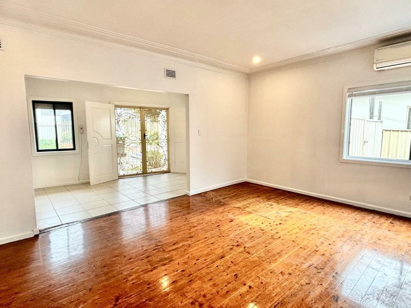 6 Woods Avenue, Cabramatta NSW 2166