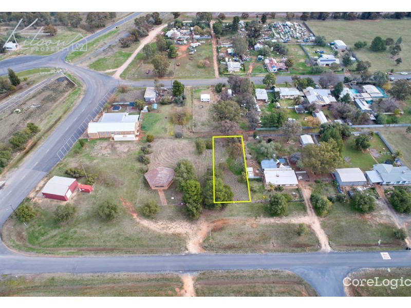 5 Lachlan St, Boree Creek NSW 2652