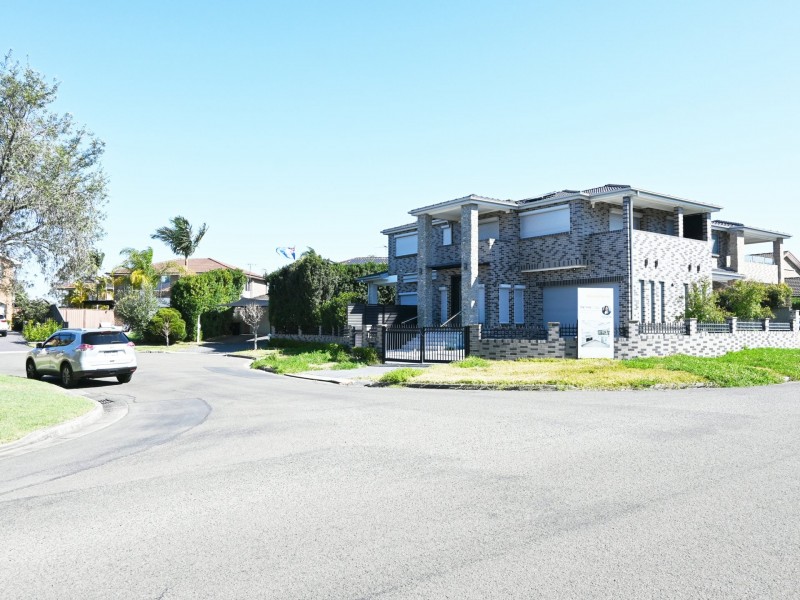 1 Newham Pl, Chipping Norton NSW 2170