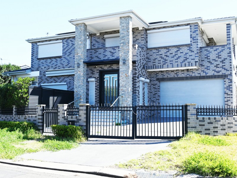 1 Newham Pl, Chipping Norton NSW 2170