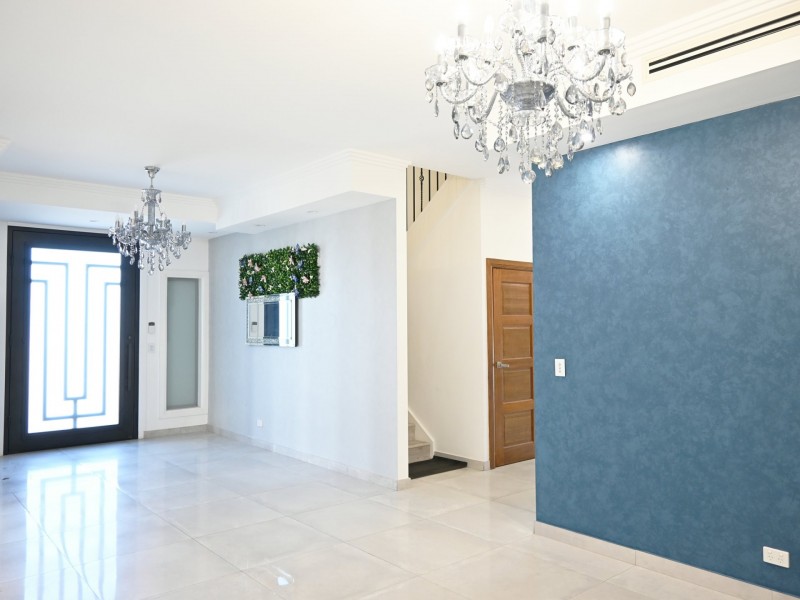 1 Newham Pl, Chipping Norton NSW 2170