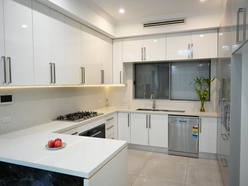 1 Newham Pl, Chipping Norton NSW 2170