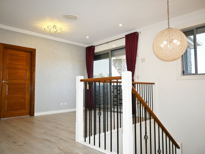 1 Newham Pl, Chipping Norton NSW 2170