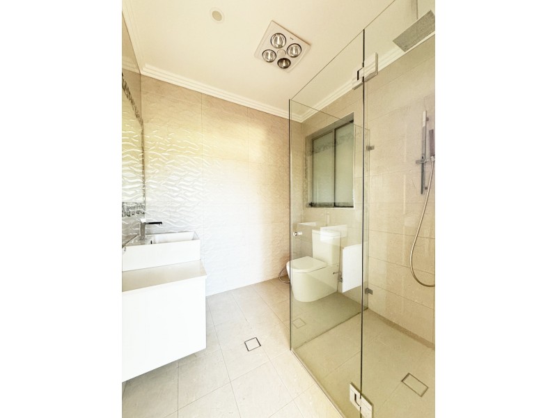 1 Newham Pl, Chipping Norton NSW 2170