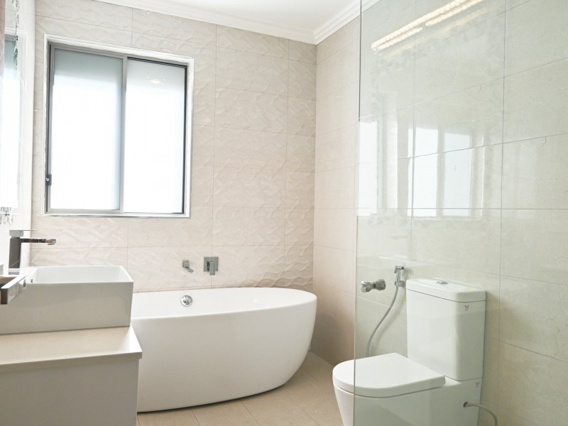 1 Newham Pl, Chipping Norton NSW 2170