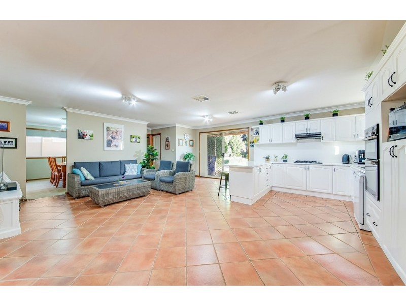 6 CORRYTON PL, Glen Alpine NSW 2560