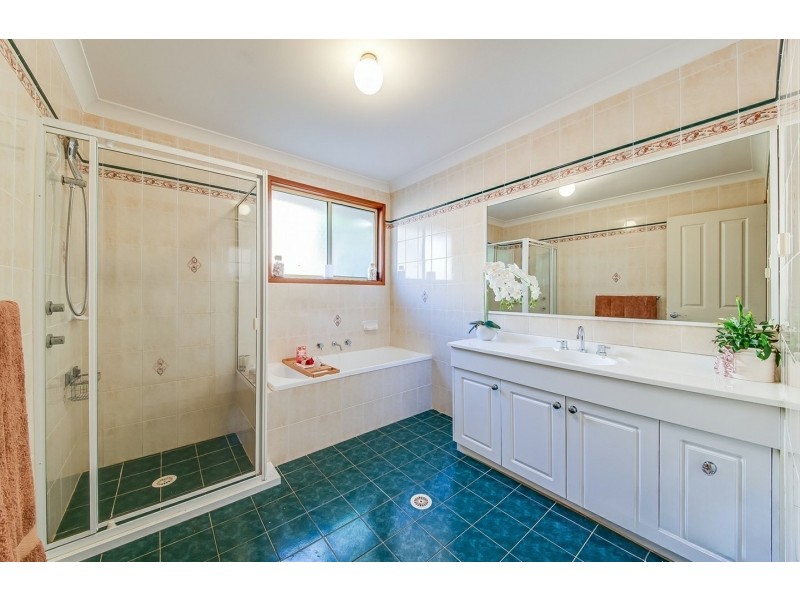 6 CORRYTON PL, Glen Alpine NSW 2560