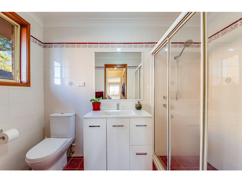 6 CORRYTON PL, Glen Alpine NSW 2560