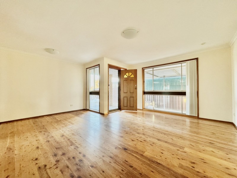 48 CAULFIELD CRES, St Johns Park NSW 2176