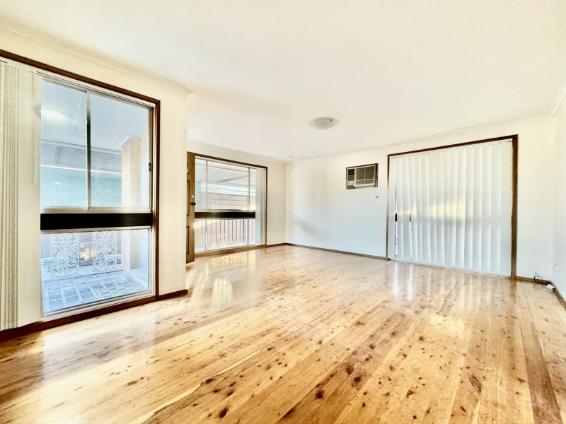 48 CAULFIELD CRES, St Johns Park NSW 2176