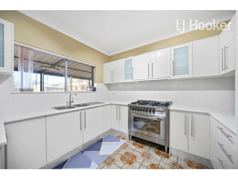 41 OLIVERI CRES, Green Valley NSW 2168