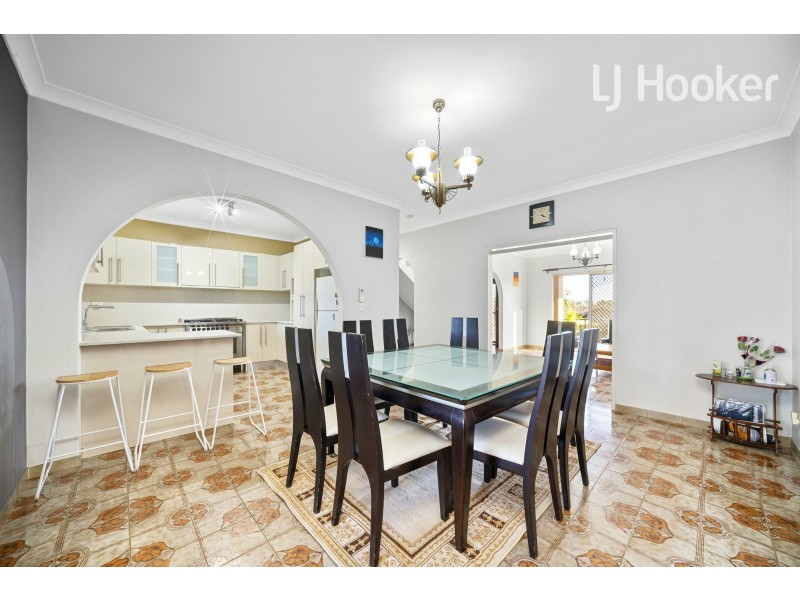 41 OLIVERI CRES, Green Valley NSW 2168