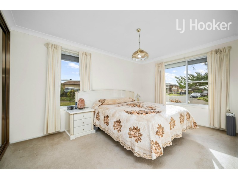17 ST KILDA ST, St Johns Park NSW 2176