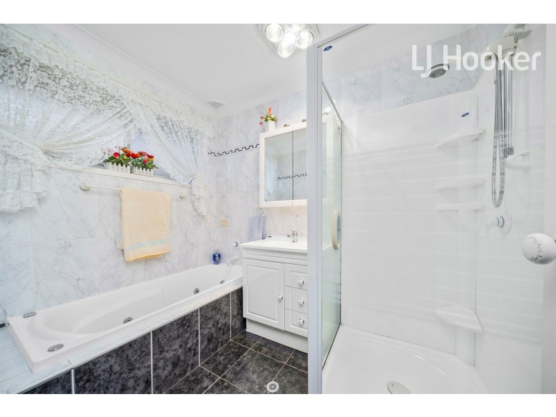 17 ST KILDA ST, St Johns Park NSW 2176