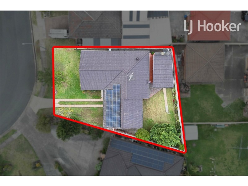 17 ST KILDA ST, St Johns Park NSW 2176