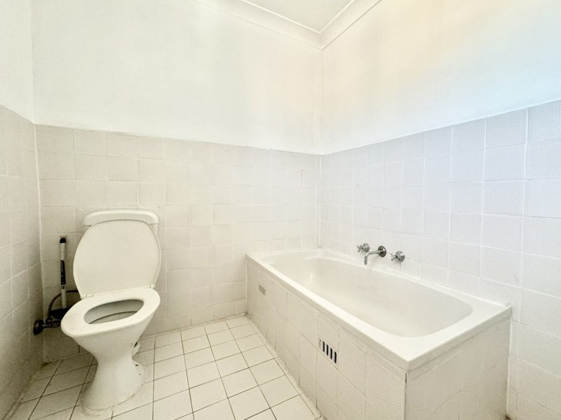 Level 1/26-28 PEVENSEY ST, Canley Vale NSW 2166