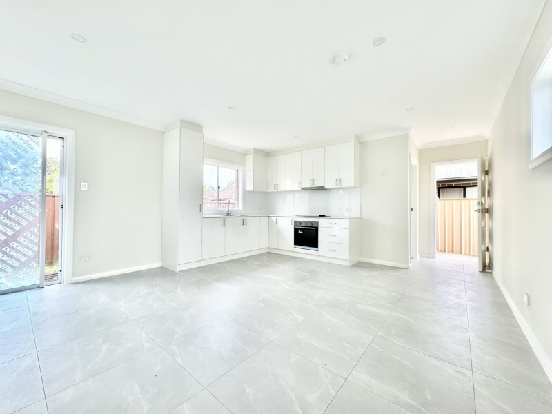 48A Caulfield Cres, St Johns Park NSW 2176
