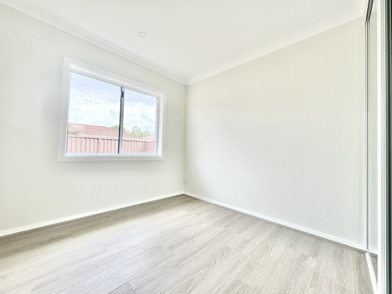 48A Caulfield Cres, St Johns Park NSW 2176