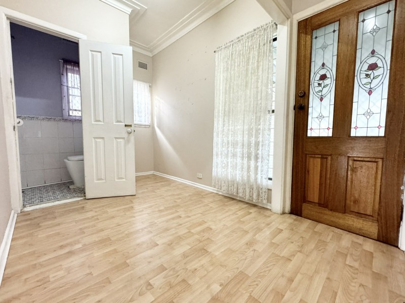 2 Delamere St, Canley Vale NSW 2166
