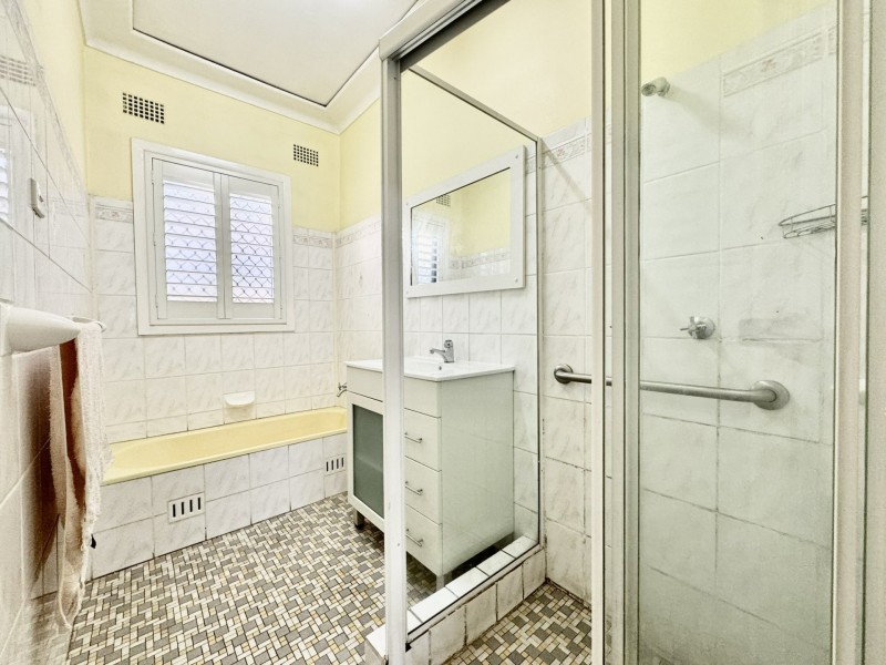 2 Delamere St, Canley Vale NSW 2166