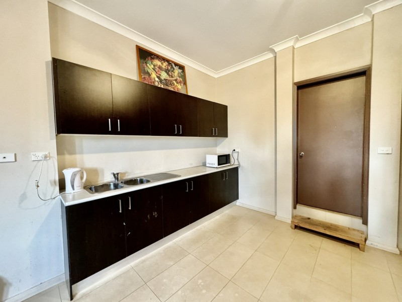 25D Avoca Rd, Canley Heights NSW 2166