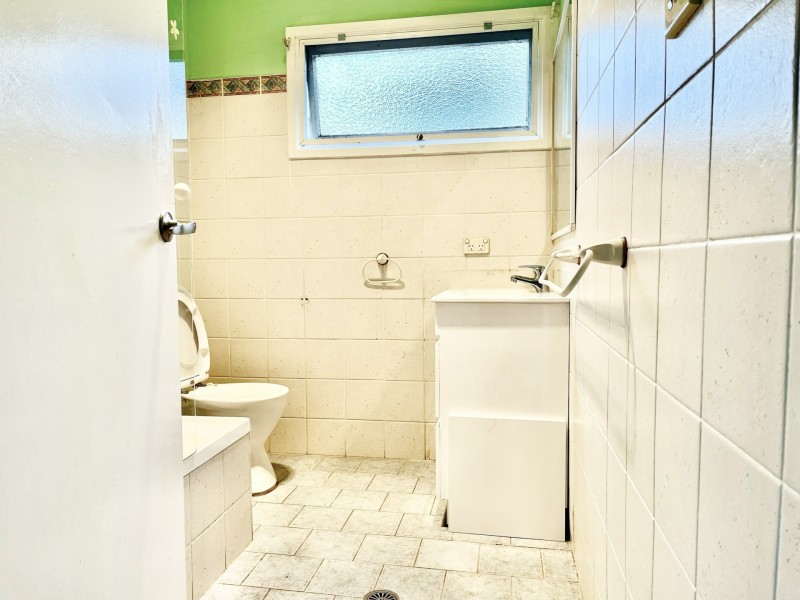 65 Queen St, Guildford West NSW 2161