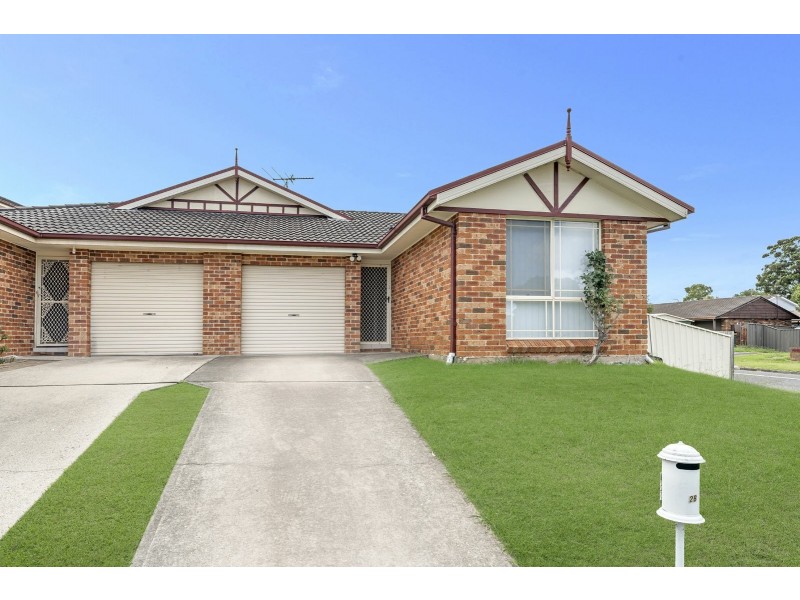 2/2 Skyfarmer Pl, Raby NSW 2566