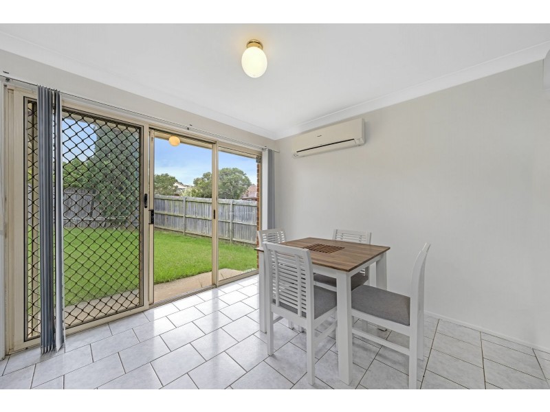 2/2 Skyfarmer Pl, Raby NSW 2566