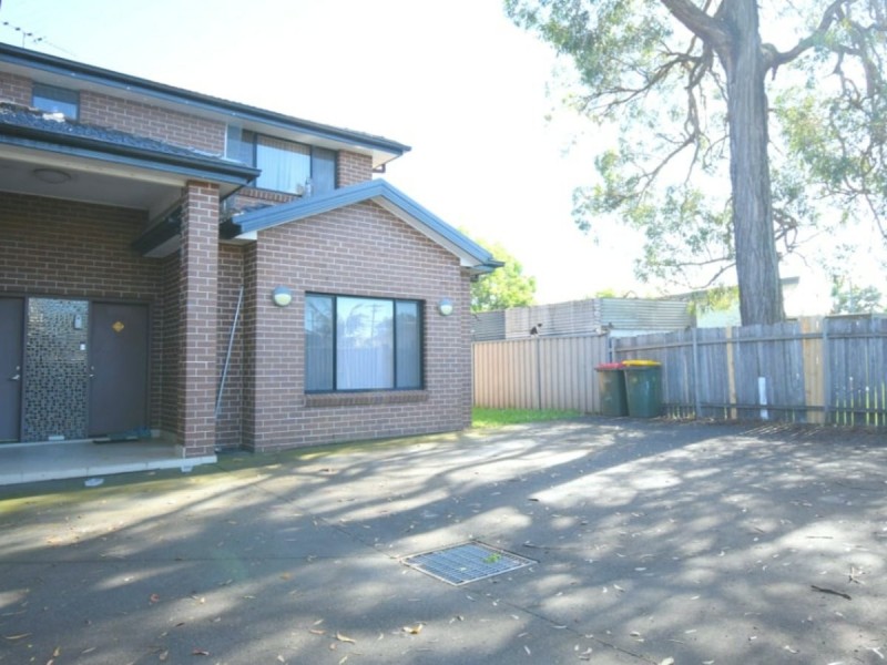 25C Avoca Rd, Canley Heights NSW 2166