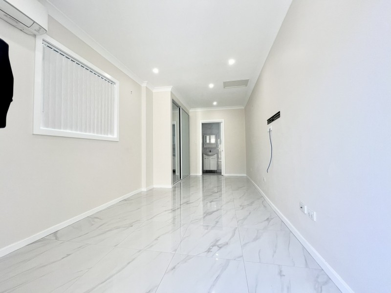 8 HASLUCK ROAD, Bonnyrigg NSW 2177