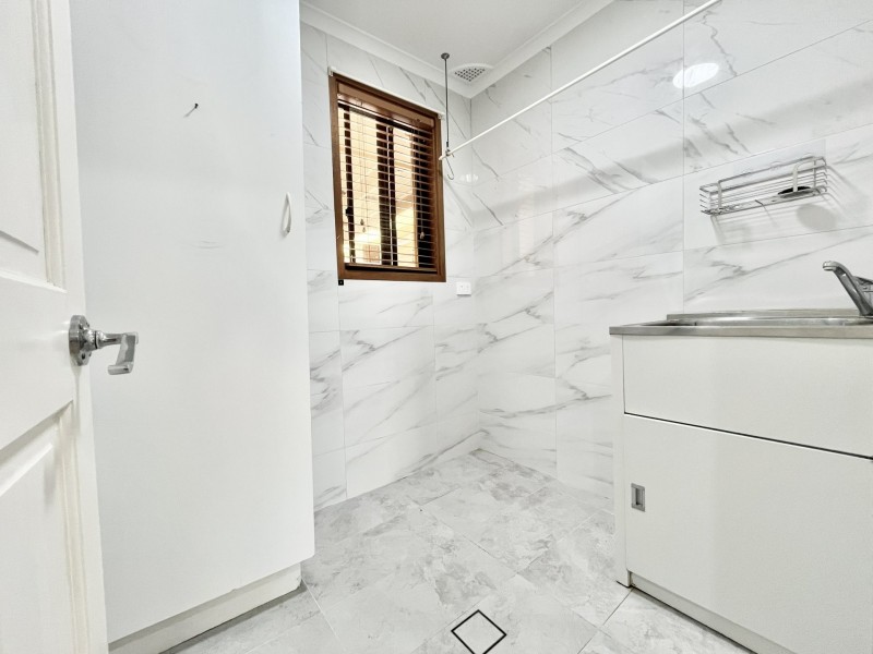 8 HASLUCK ROAD, Bonnyrigg NSW 2177