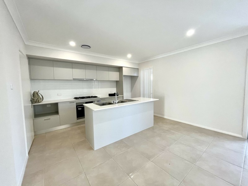 6 Sunshine, Oran Park NSW 2570