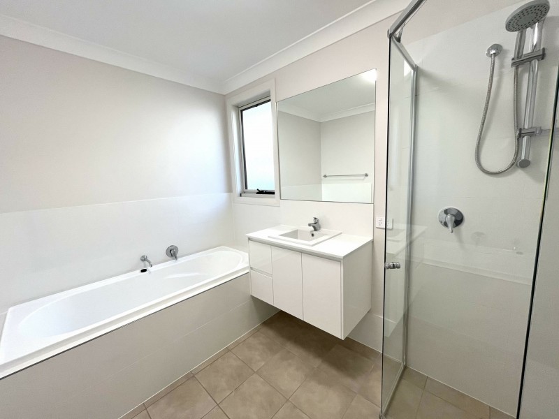 6 Sunshine, Oran Park NSW 2570