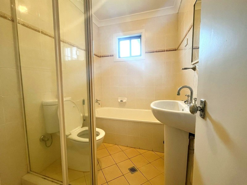 9 Williamson Crescent, Warwick Farm NSW 2170